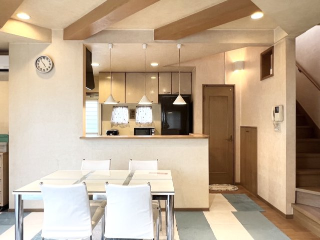 【居間・リビング】 | 南足柄市岩原　中古戸建　大型スーパー徒歩3分「相模沼田駅」徒歩6分