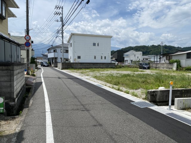 久保田町２丁目売土地　②号地の前面道路含む現地写真
