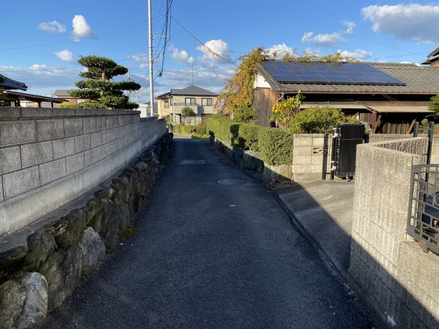 本郷1丁目　売土地の前面道路含む現地写真