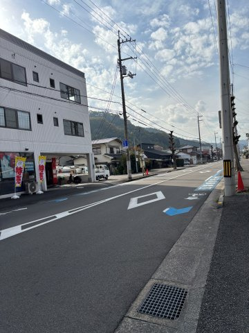 西の土居町2丁目の前面道路含む現地写真