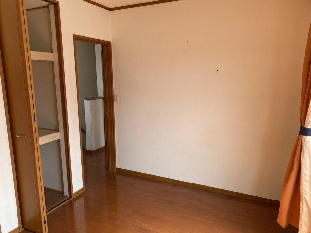 下泉町1丁目　中古物件の洋室|2F　洋室　西側