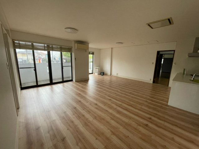 安城町社口堂貸事務所の居間・リビング