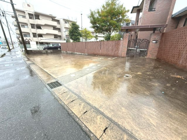 安城町社口堂貸事務所の駐車場