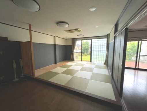 安城町社口堂貸事務所のロビー