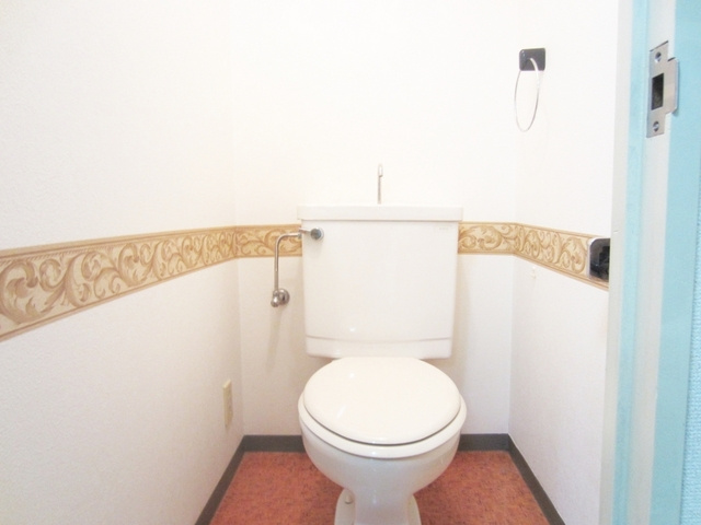 アダマスのトイレ|トイレはお洒落な壁になっています！