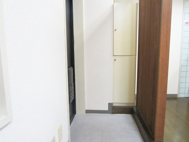 アダマスの玄関|玄関はこちらです！