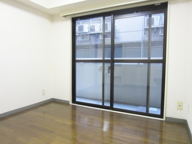 アダマスの居間・リビング|☆洋室４．５帖☆