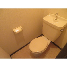 ゆったりとした空間のトイレです