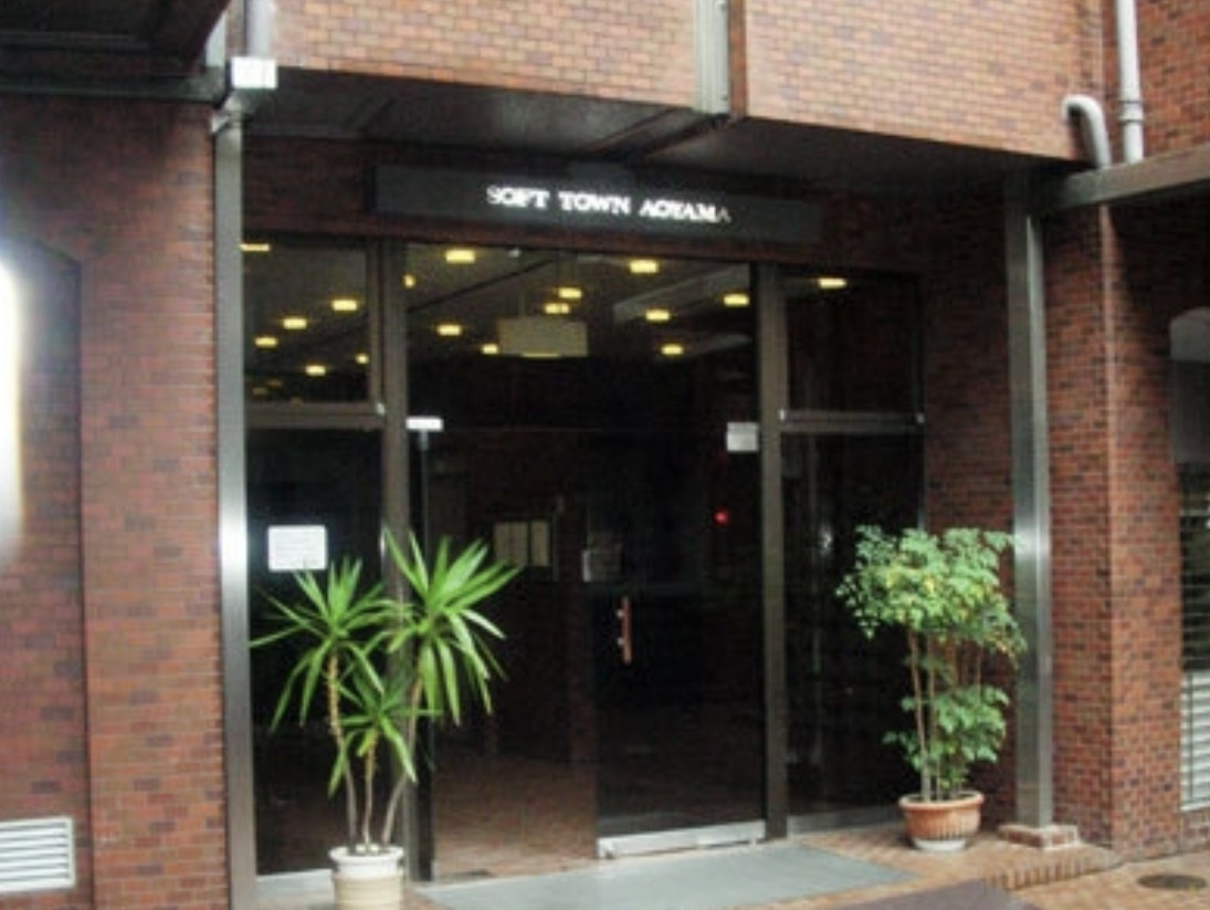 毎日通るエントランスはこのようになっています