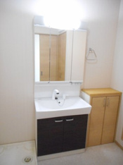 独立洗面台で身支度をすべて済ませてしまいましょう