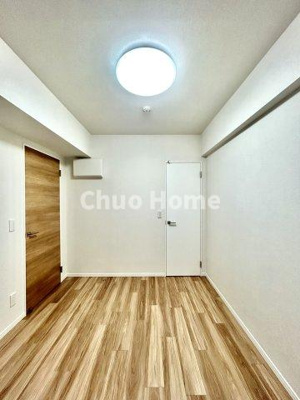 【子供部屋】 | コスモプレイスグラシエ | 【子供部屋】お子様を持つ家庭の約6割が「家族や子どものため」に購入を希望。入学後の転校を避け、広い空間でのびのび育てたいなどの親心が、家探しのきっかけになっているようです。