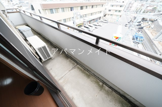 【バルコニー】 | 金子ビル | バルコニーからの眺めを楽しみながら食事をしませんか