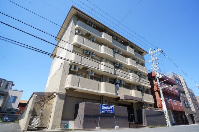 若草女子学生ハイツの外観