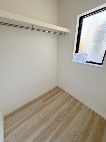 八潮市八條　新築戸建　全1棟の収納|コートや通園グッズも収納できる、1階共用のファミリークローク