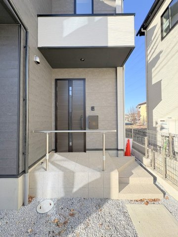 八潮市八條　新築戸建　全1棟のエントランス|玄関アプローチ