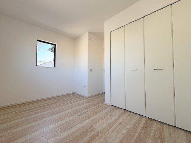 八潮市八條　新築戸建　全1棟の洋室|大容量のクローゼットが付いた洋室5.5帖・子供部屋としていかがでしょう