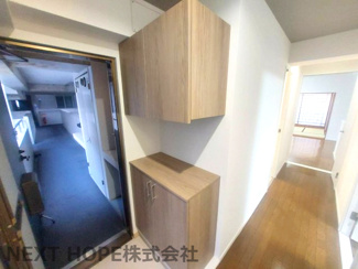 【玄関】 | パレ伊丹北 | 玄関には新調された大きなシューズBOXが設けられております♪