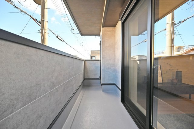 西宮市甲子園口5丁目新築一戸建て│4LDK+駐車1台可のバルコニー|2階バルコニー写真です。