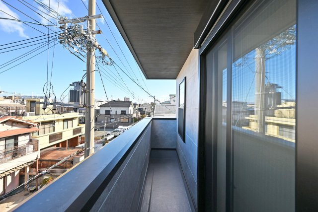 西宮市甲子園口5丁目新築一戸建て│4LDK+駐車1台可のバルコニー|3階バルコニー写真です。