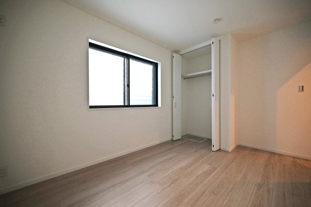 西宮市甲子園口5丁目新築一戸建て│4LDK+駐車1台可の洋室|-洋室6帖(1F)-