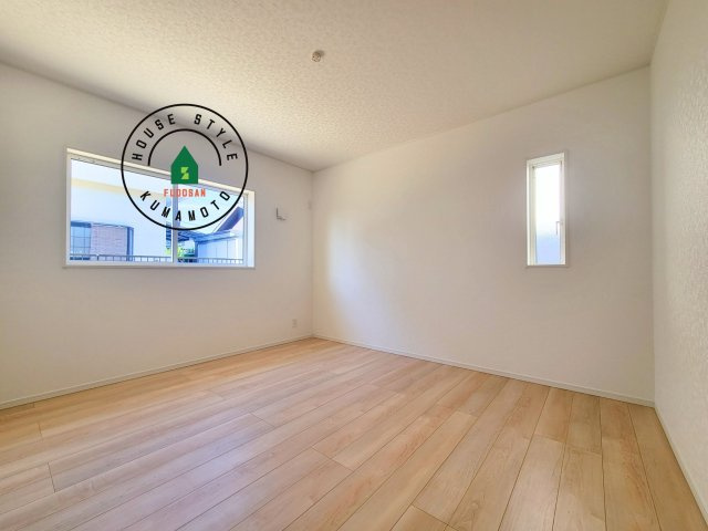 熊本市北区植木町正清第1-2棟（2号棟）の内観：施工例|主寝室には収納力に優れたクローゼットがありますので、お部屋もすっきり片付きます。