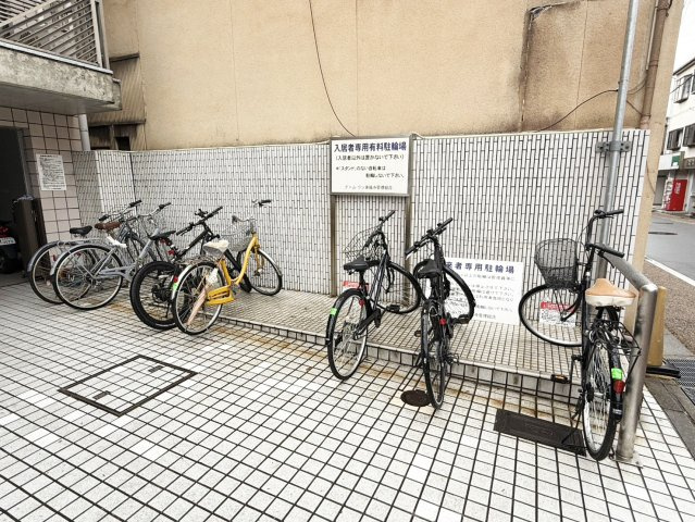 デトム・ワン東福寺の駐輪場|駐輪スペースです。