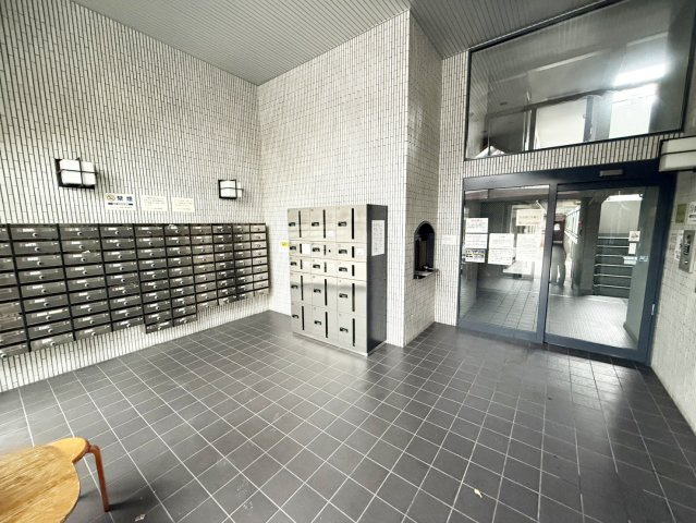デトム・ワン東福寺のその他共用部分|エントランスです。