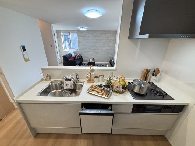 MELDIA瑞穂区津賀田町339②｜名古屋市の戸建ならホームアップの収納|キッチンには食料品や消耗品のストックに便利なパントリー