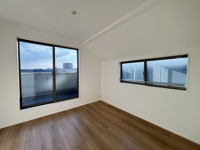 MELDIA瑞穂区津賀田町339②｜名古屋市の戸建ならホームアップの洋室|２面採光の日当りの良い洋室