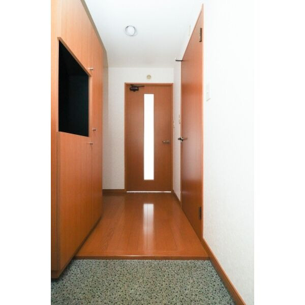 グロワール高宮の玄関