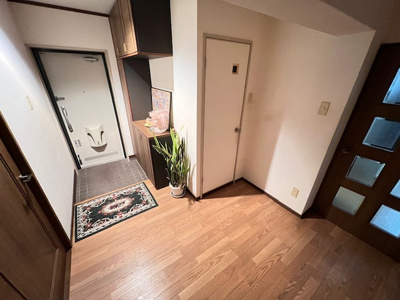 【玄関】 | メゾンモンブラン足立（A-16）