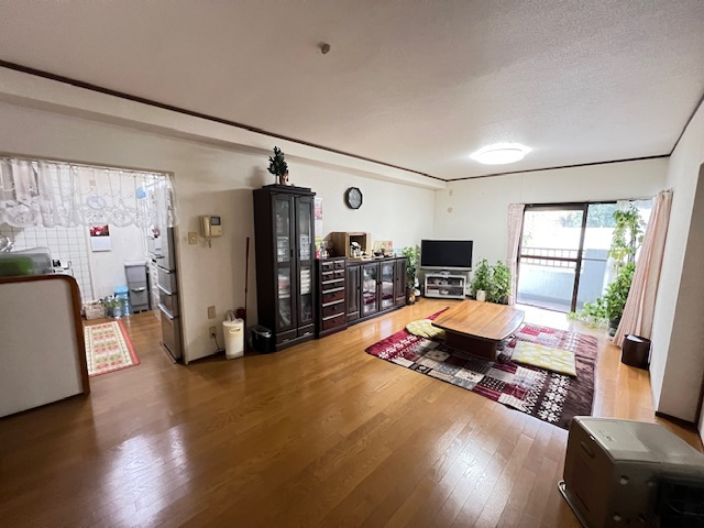 【居間・リビング】 | メゾンモンブラン足立（A-16）