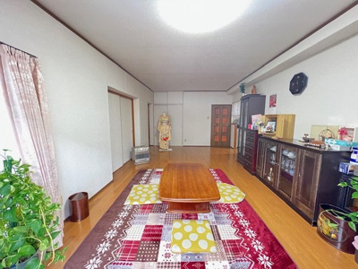 【居間・リビング】 | メゾンモンブラン足立（A-16）