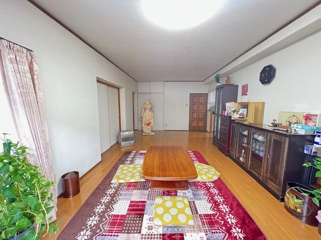 【居間・リビング】 | メゾンモンブラン足立（A-16）