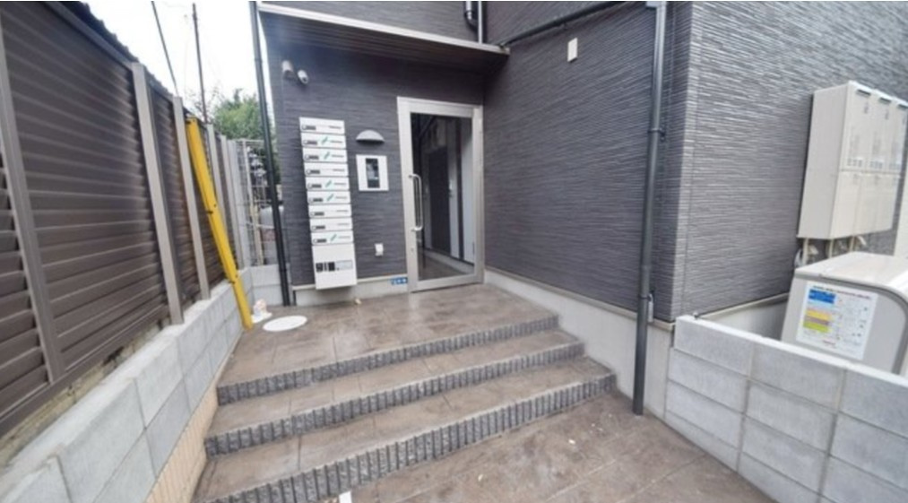 ベストステージＨＡＰＰＩＮＥＳＳのエントランス