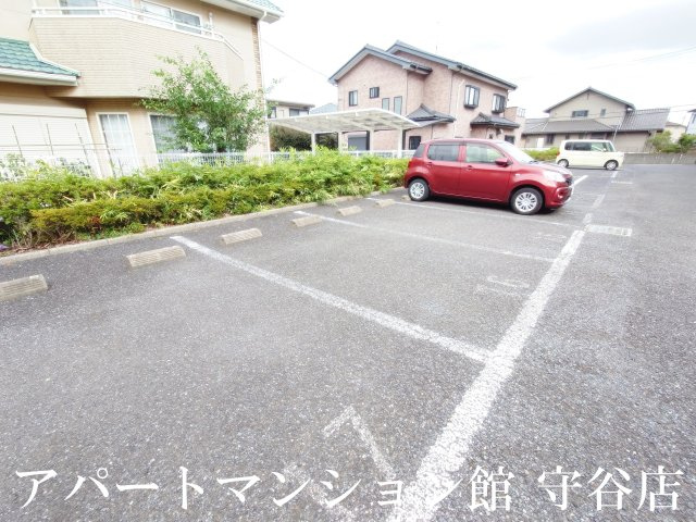レオパレスサンライトの駐車場