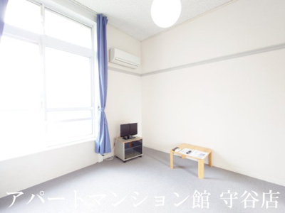 【居間・リビング】 | レオパレスサンライト | 画像3