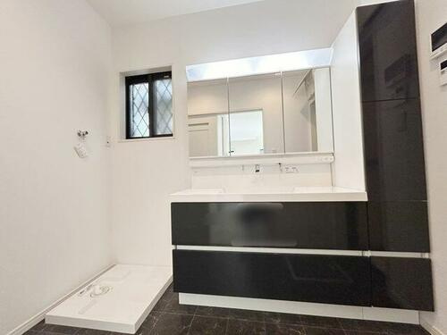 出口5丁目　中古一戸建ての独立洗面台|シャワー付き洗面化粧台
■物件内覧・資金計画相談・住宅ローン相談、リフォーム相談、お問合せ受付中■
※当日・翌日のご内覧、ご相談はお電話でのお問合せがスムーズです！