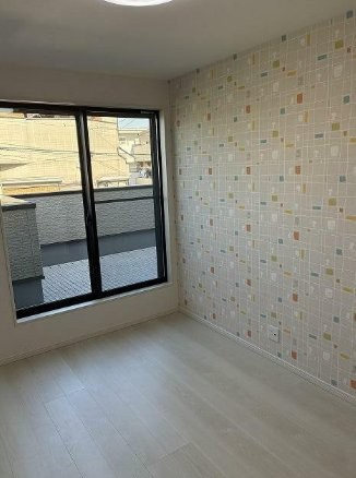 出口5丁目　中古一戸建ての洋室|洋室5.7帖
■物件内覧・資金計画相談・住宅ローン相談、リフォーム相談、お問合せ受付中■
※当日・翌日のご内覧、ご相談はお電話でのお問合せがスムーズです！