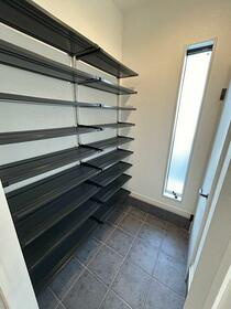 出口5丁目　中古一戸建ての収納|シューズインクローゼット
■物件内覧・資金計画相談・住宅ローン相談、リフォーム相談、お問合せ受付中■
※当日・翌日のご内覧、ご相談はお電話でのお問合せがスムーズです！