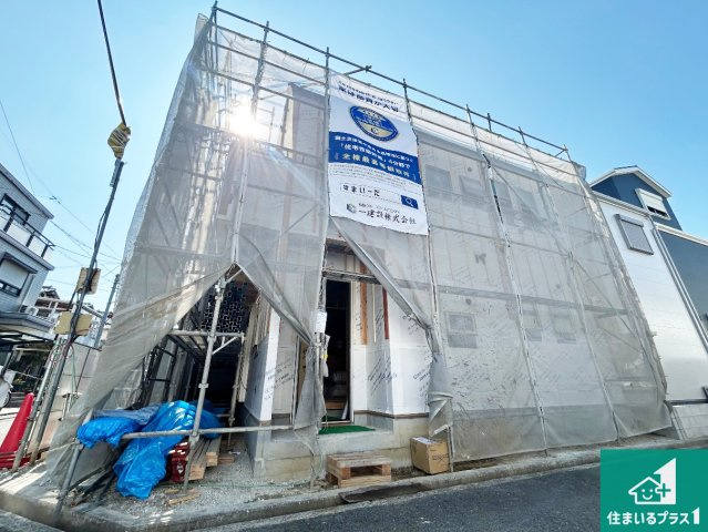 和泉市池上町　新築一戸建ての外観|周辺は落ち着いた街並みの住宅地！子育てがしやすい住環境です！まだ未完成ですが、現地でしかわからない事もございます。是非一度ご覧ください。