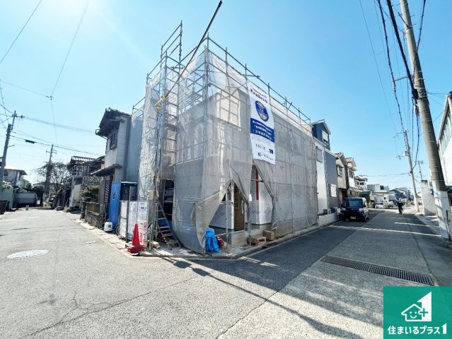 和泉市池上町　新築一戸建ての外観|周辺は落ち着いた街並みの住宅地！子育てがしやすい住環境です！まだ未完成ですが、現地でしかわからない事もございます。是非一度ご覧ください。