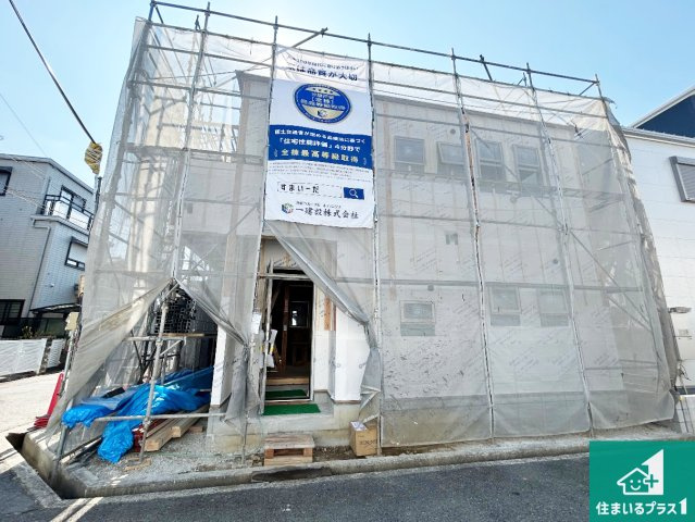 和泉市池上町　新築一戸建ての外観|周辺は落ち着いた街並みの住宅地！子育てがしやすい住環境です！まだ未完成ですが、現地でしかわからない事もございます。是非一度ご覧ください。