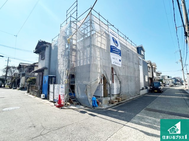 和泉市池上町　新築一戸建ての外観|周辺は落ち着いた街並みの住宅地！子育てがしやすい住環境です！まだ未完成ですが、現地でしかわからない事もございます。是非一度ご覧ください。