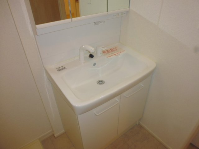 サザンクロスＢの独立洗面台|洗髪洗面化粧台