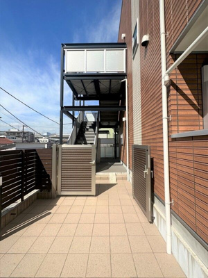 【エントランス】 | リブリ・石川町 | 賃貸 神奈川県横浜市中区石川町5丁目