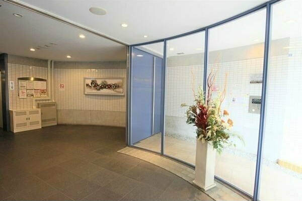 BGC難波タワーのロビー