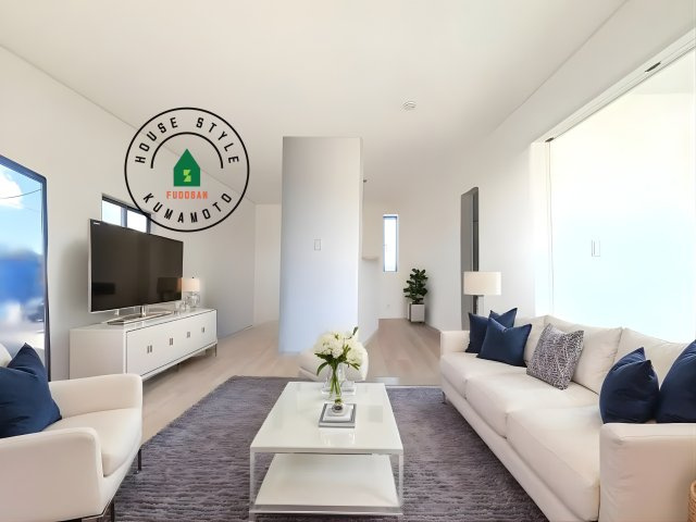 熊本市北区清水新地2丁目第6-2棟（1号棟）の内観：施工例|明るく開放的なリビングダイニングは豊かな陽光が注ぎ込み、やすらぎの空間を演出してくれます。ご家族で楽しいひとときをお過ごし下さい。※家具はCGを合成したものです。