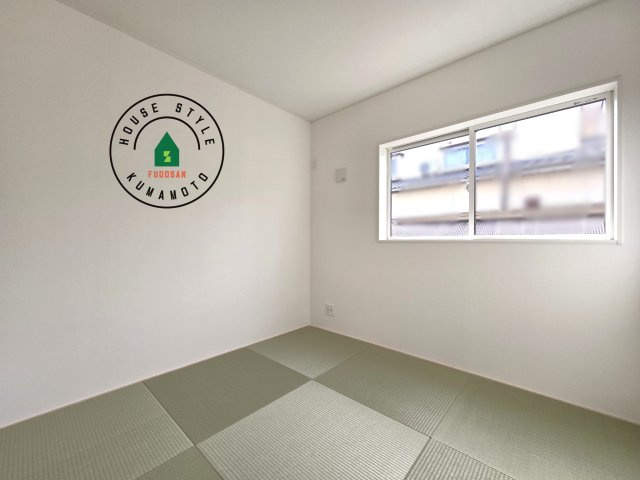 熊本市北区清水新地2丁目第6-2棟（1号棟）の内観：施工例|和室を上手に活用すると暮らし方の幅が広がります。例えば普段は開け放して、子供の小さいうちはお昼寝や遊びのスペースに。畳はソフトなので転んでもケガをしにくく安心です