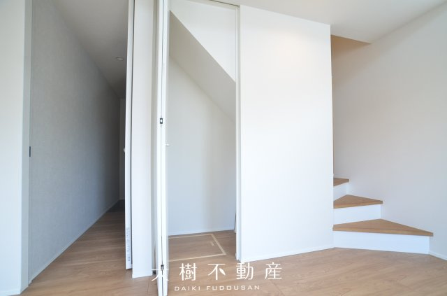 【居間・リビング】 | 海老名市大谷南3丁目 新築戸建て 全3棟【仲介手数料無料】